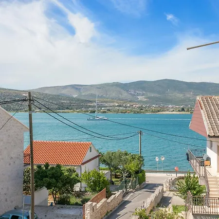 Apartman By The Sea Mastrinka, Ciovo - 23399 *