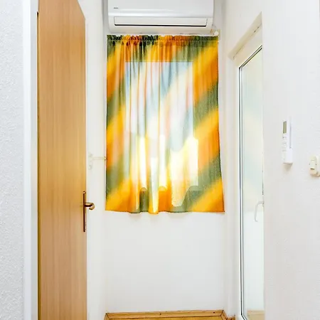 Apartment By The Sea Mastrinka, Ciovo - 23399 *